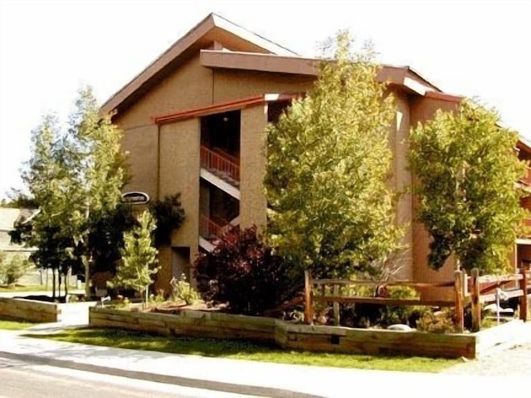 Alpenrose Condominiums