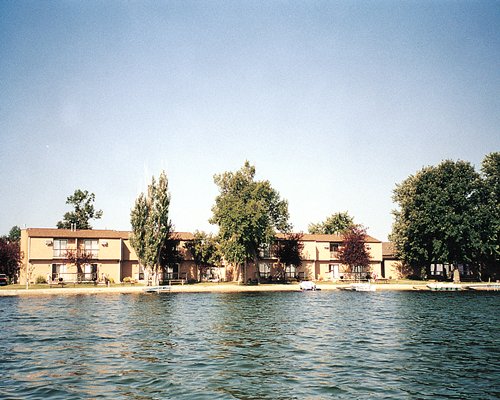 Breezy Shores Resort & Beach Club