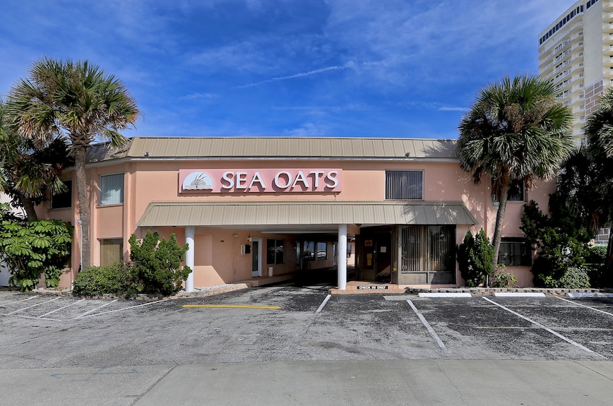 Club Sea Oats
